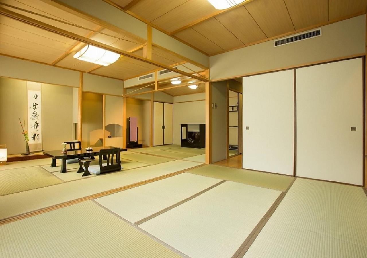 Hotel Kinugawa Onsen Sanraku à Nikkō Extérieur photo