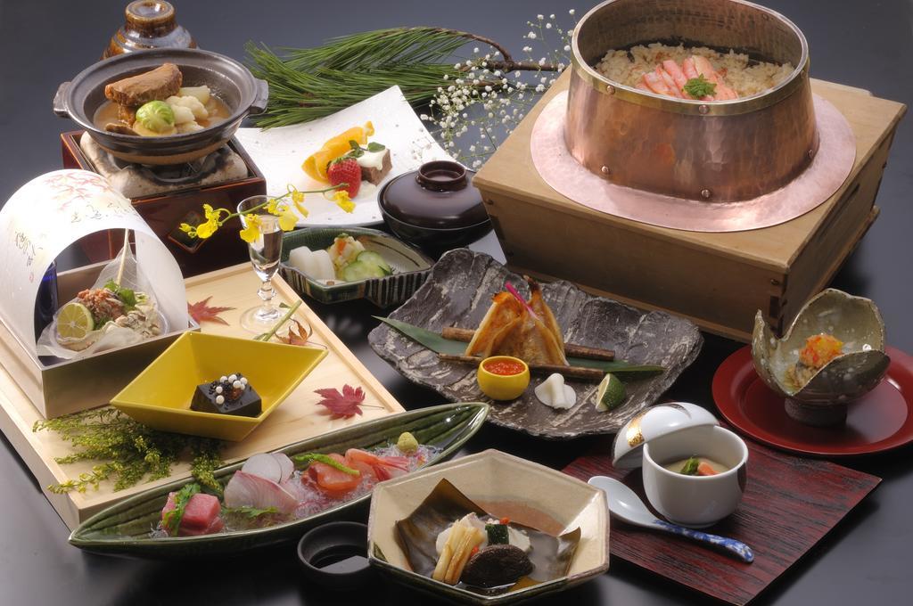 Hotel Kinugawa Onsen Sanraku à Nikkō Extérieur photo