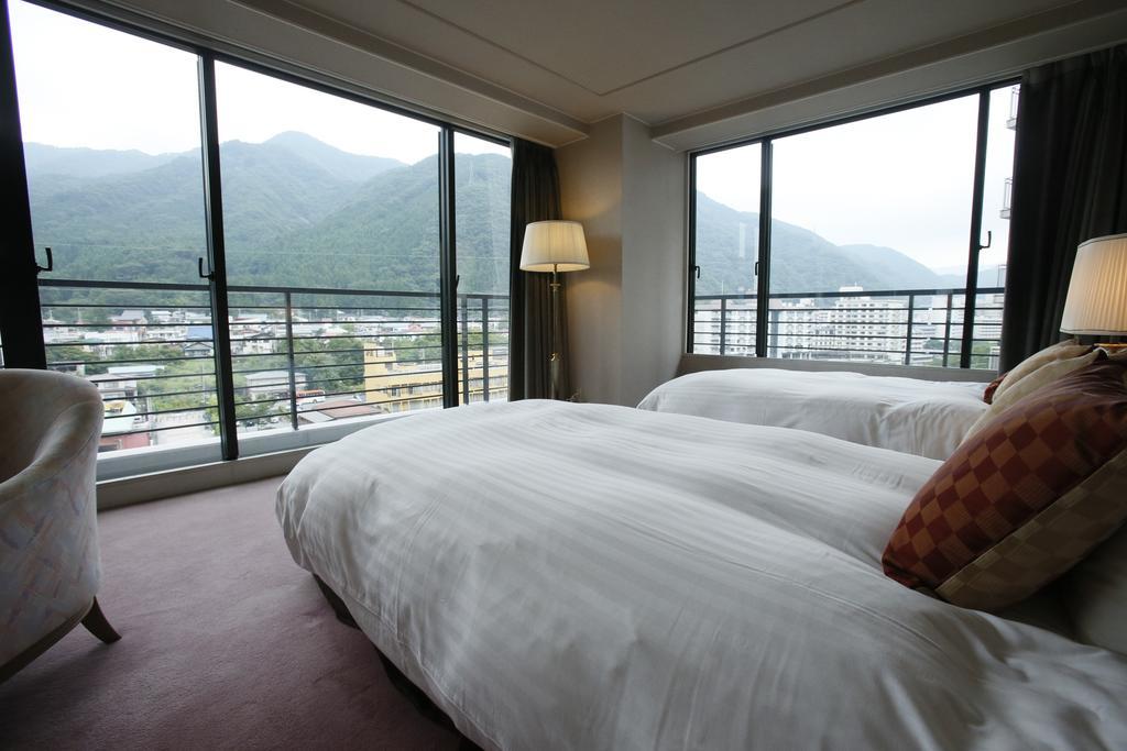 Hotel Kinugawa Onsen Sanraku à Nikkō Extérieur photo