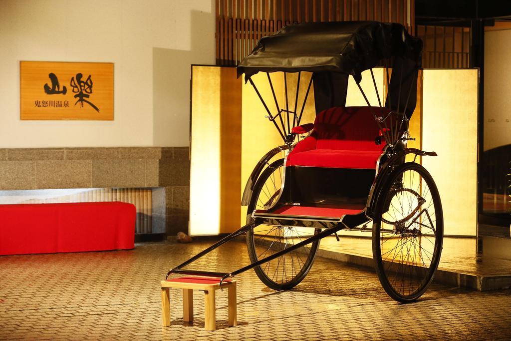 Hotel Kinugawa Onsen Sanraku à Nikkō Extérieur photo