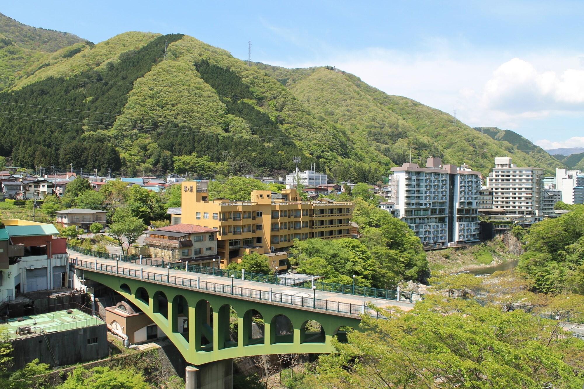 Hotel Kinugawa Onsen Sanraku à Nikkō Extérieur photo