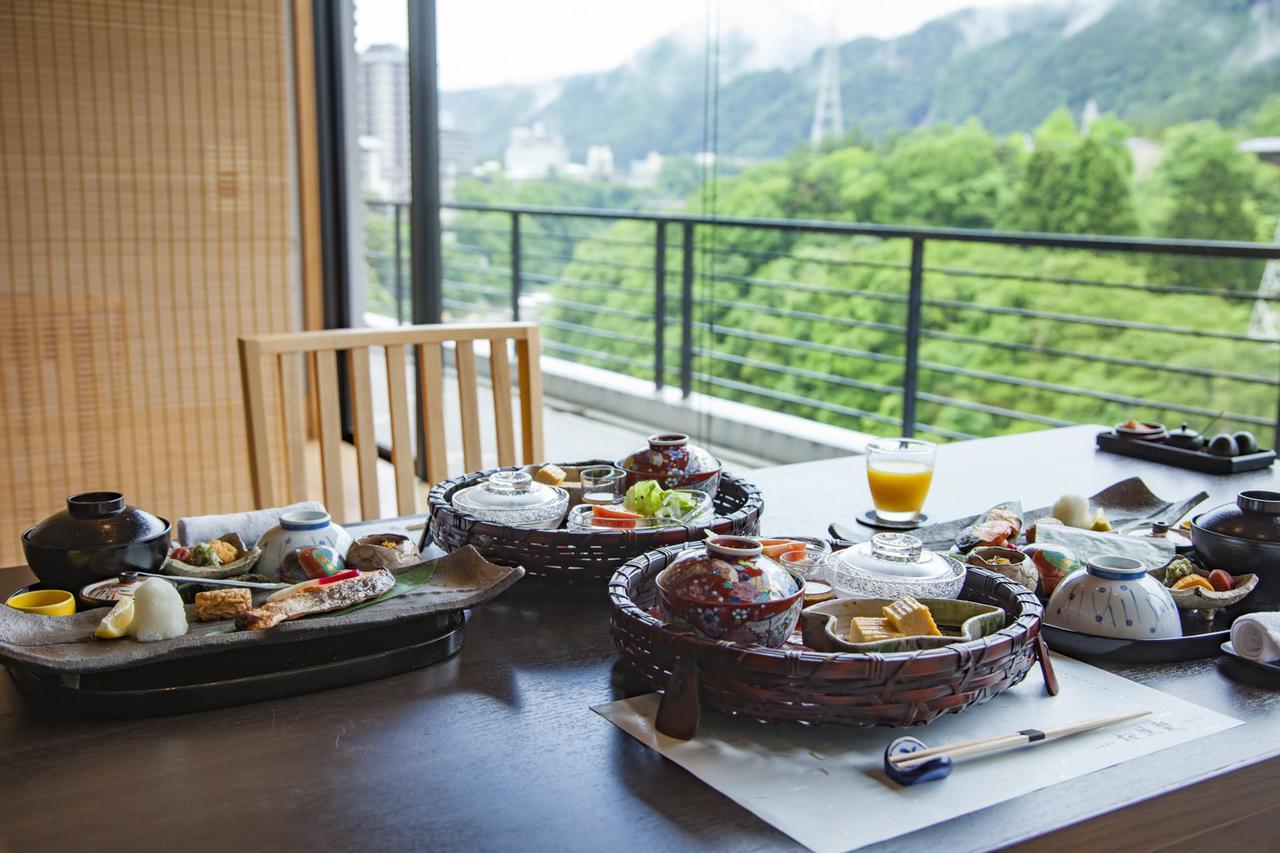 Hotel Kinugawa Onsen Sanraku à Nikkō Extérieur photo