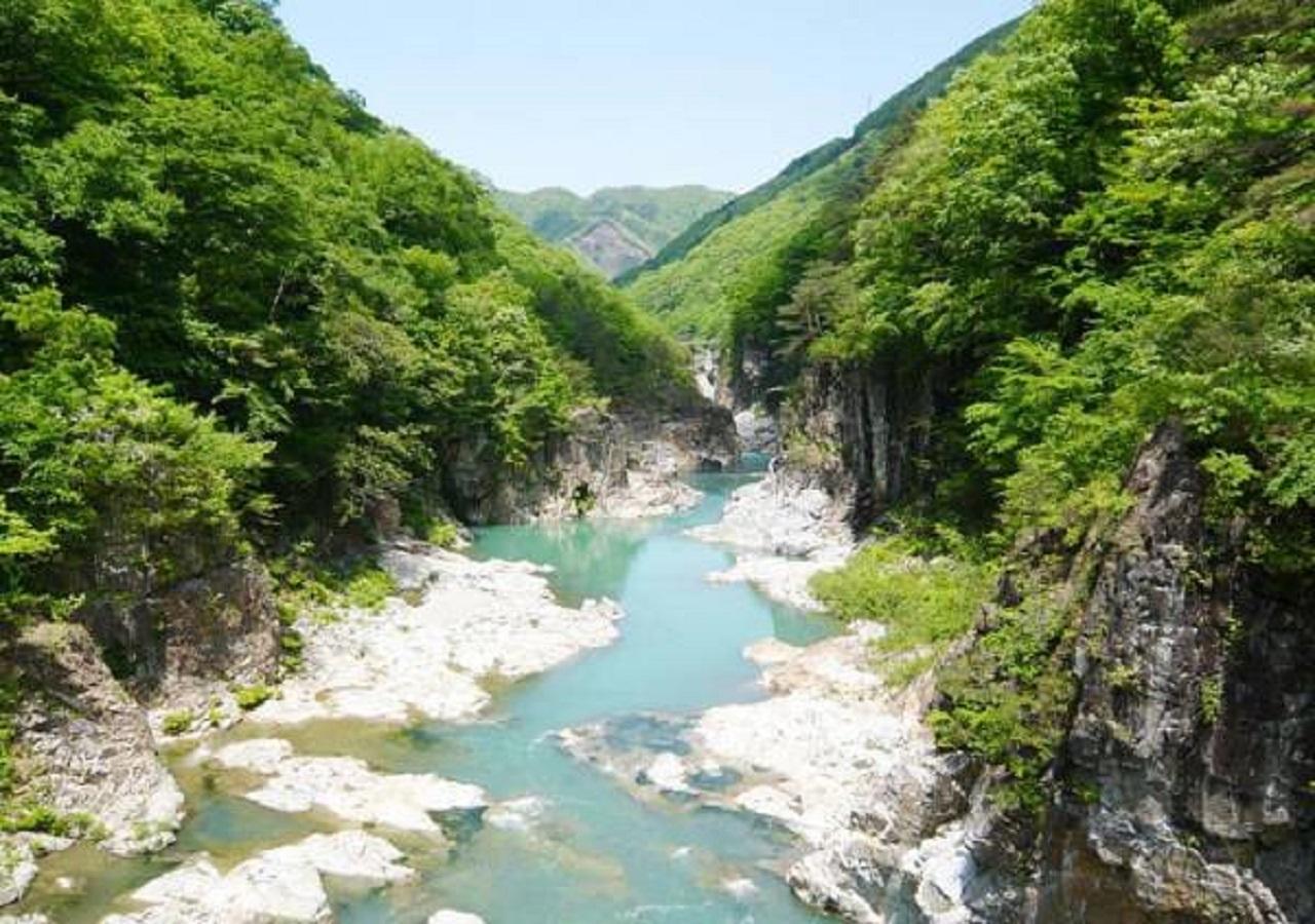 Hotel Kinugawa Onsen Sanraku à Nikkō Extérieur photo