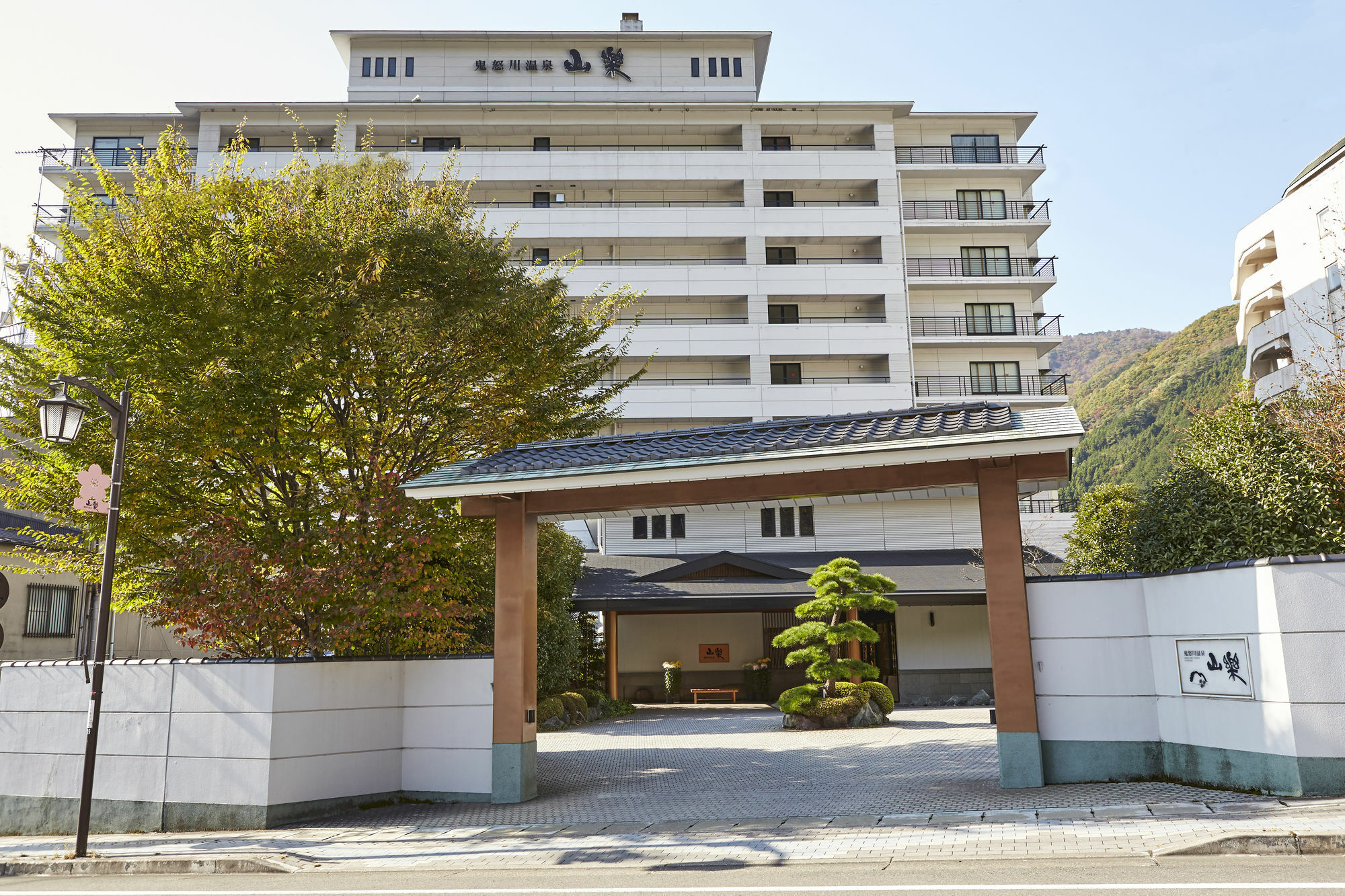 Hotel Kinugawa Onsen Sanraku à Nikkō Extérieur photo