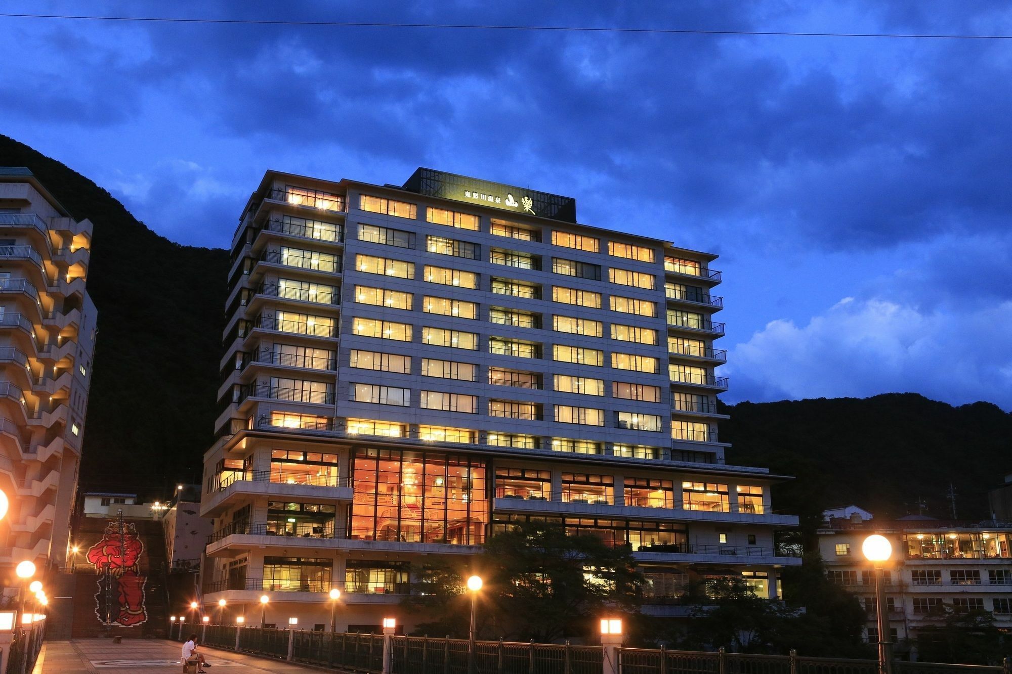 Hotel Kinugawa Onsen Sanraku à Nikkō Extérieur photo